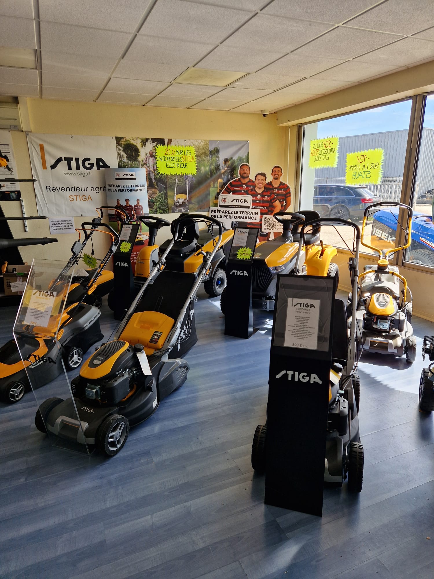 Déstockage motoculture à Péronnas dans le magasin Motoculture Service Parizot